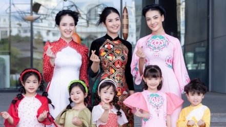 Hồng Quế và con gái ủng hộ Hoa hậu Ngọc Hân tham gia Lễ hội Áo dài