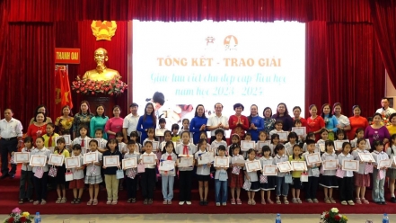 Thanh Oai trao thưởng gần 300 học sinh đoạt giải 'Viết chữ đẹp', 'Chữ đẹp tuổi thơ lần thứ nhất'