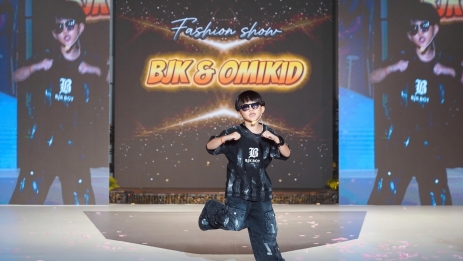 “Em bé chất” làm vedette, khuấy động sàn diễn thời trang nhí