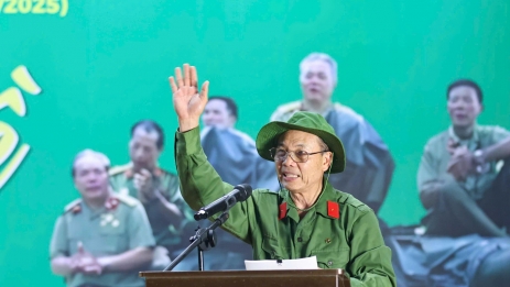 TS.Nguyễn Tiến Luận - Người lính trở về hiến dâng cho giáo dục, luôn mong ước học trò thành công nhanh hơn thầy