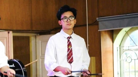 Học và game, chọn cả hai được không?