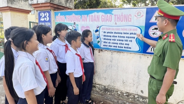 Mỗi năm có hàng trăm trẻ em thiệt mạng vì tai nạn giao thông