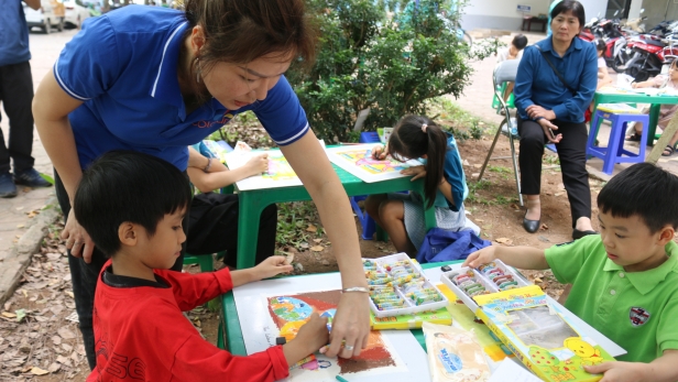 10 năm ‘thai nghén’ phương pháp giảng dạy đặc biệt giúp trẻ chữa lành của cô giáo Mỹ thuật