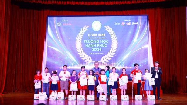 Công bố Top 10 tác phẩm ấn tượng viết về 'Trường học hạnh phúc'