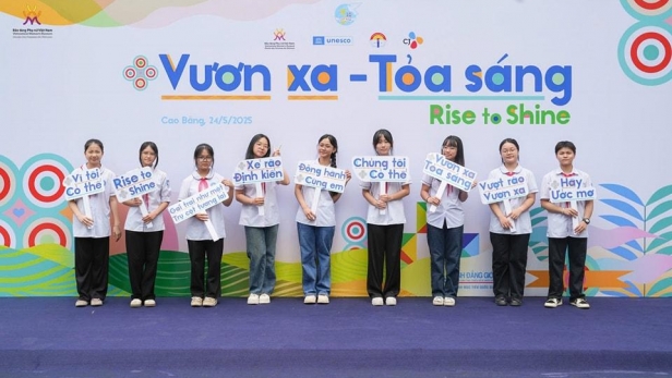 Gần 1.000 học sinh Cao Bằng được truyền cảm hứng vượt khó, theo đuổi ước mơ