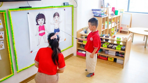 Giáo dục giới tính: Không phải vẽ đường cho hươu chạy, mà là mở đường để con an toàn