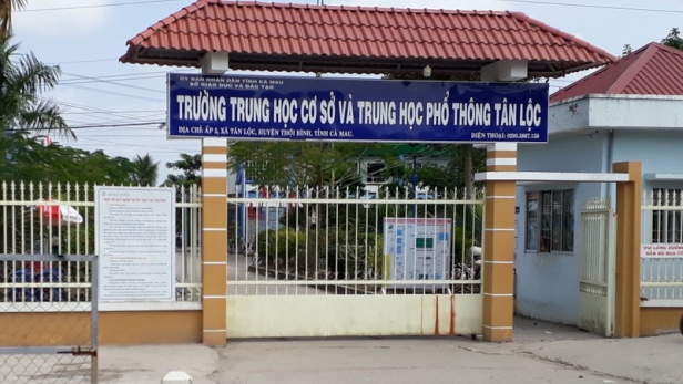 Một trường ở Cà Mau trả lại quỹ phụ huynh hơn 100 triệu đồng do 'lạm thu'