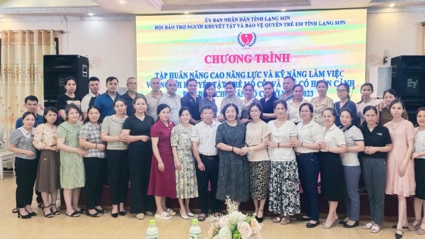 Nâng cao kỹ năng làm việc với người khuyết tật, trẻ mồ côi và trẻ có hoàn cảnh đặc biệt