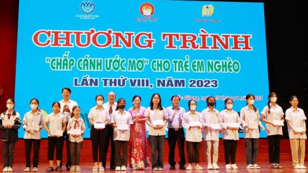 Bắc Giang: 'Chắp cánh ước mơ' cho 205 trẻ em khó khăn