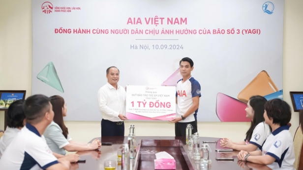 Quỹ BTTEVN và AIA Việt Nam tặng 1 tỷ đồng cho các gia đình và trẻ em chịu ảnh hưởng của bão số 3