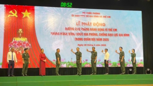 Phát động Tháng hành động vì trẻ em và Tháng hành động quốc gia về phòng, chống bạo lực gia đình trong Quân đội
