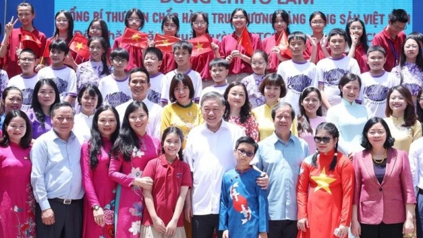 Tổng Bí thư Tô Lâm thăm các trường học chuyên biệt trên địa bàn Hà Nội