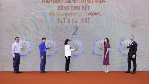 Việt Nam “trao quyền tự quyết về sinh sản” cho các cặp vợ chồng