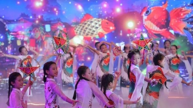 Hà Nội: 100% xã, phường phải tổ chức Tết Trung thu, đảm bảo trẻ em có hoàn cảnh đặc biệt được tặng quà