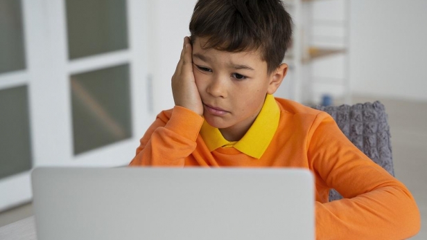 Nhận diện sớm dấu hiệu trẻ bị xâm hại trên mạng và cách bảo vệ hiệu quả