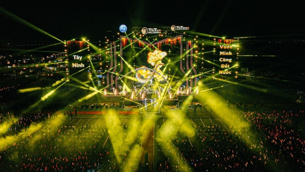 Gần 5 vạn người hội tụ về T&T City Millennia trải nghiệm 2 công trình kỷ lục quốc gia và đại nhạc hội
