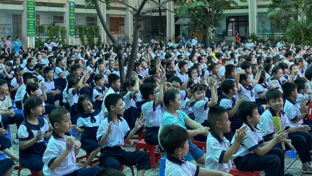 TP. Hồ Chí Minh công bố 9 khoản phụ huynh phải đóng hàng tháng trong năm học mới