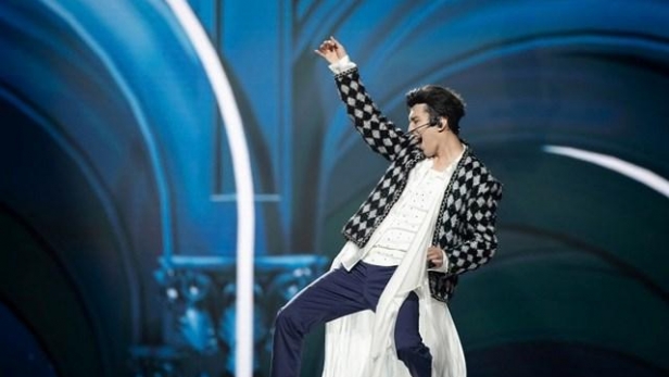 Dimash Kudaibergen: Tại sao cả thế giới “phát cuồng” trước một giọng hát?