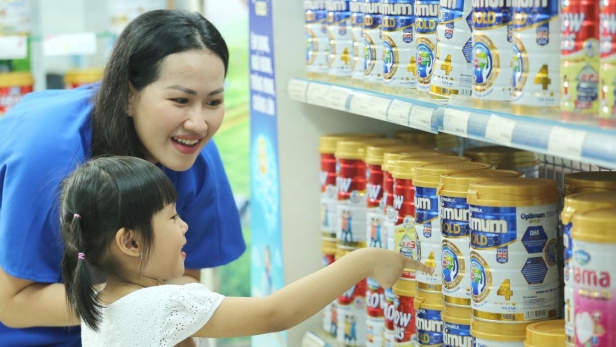 Ma trận quảng cáo sữa: Chọn sản phẩm nào thực sự tốt với trẻ nhỏ?