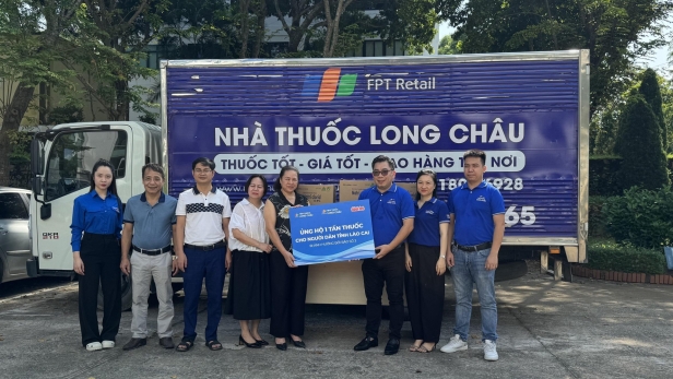 FPT Long Châu điều động nhanh 10 tấn thuốc, phối hợp với các đơn vị hỗ trợ người dân vùng bão lũ