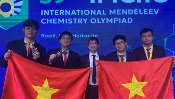 4 học sinh Việt Nam xuất sắc giành huy chương Kỳ thi Olympic Hóa học Quốc tế Mendeleev lần thứ 59
