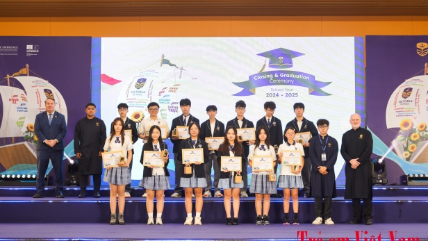 Học sinh Victoria School ghi dấu ấn với luật thành tích năm học 2004-2005