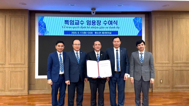 GS.TS Nguyễn Trung Việt được bổ nhiệm Giáo sư danh dự Đại học Keimyung
