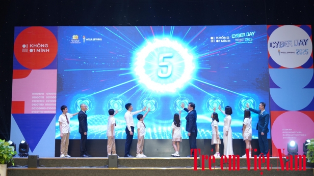 Trường Song ngữ Quốc tế Wellspring hưởng ứng chiến dịch 'Không một mình – Cùng nhau an toàn trực tuyến'