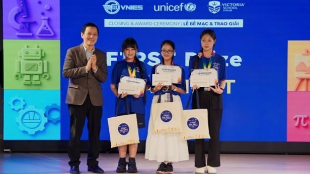 STEAM for Girls 2025: Tư duy khoa học của nữ sinh kiến tạo giải pháp xanh cho tương lai bền vững