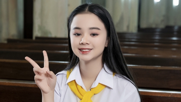 Mẫu nhí 12 tuổi Maika Ngọc Khánh ra MV mừng Giáng sinh