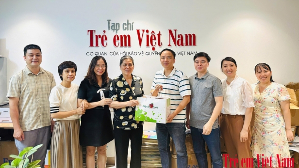 100 năm Báo chí Cách mạng Việt Nam: Chủ tịch Hội BVQTEVN ghi nhận nỗ lực vì trẻ em của Tạp chí Trẻ em Việt Nam