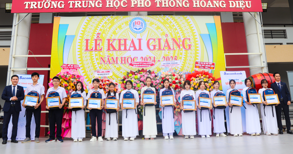 Sacombank dành hơn 11 tỷ đồng trao học bổng ươm mầm cho những ước mơ