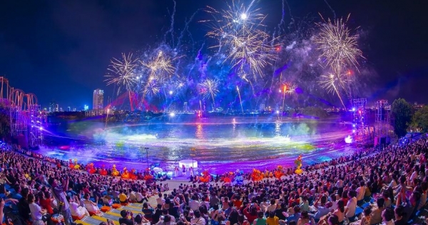 Có gì đặc biệt tại siêu phẩm Jetski bắn pháo hoa lấy cảm hứng từ nàng tiên hạc Cát Bà?