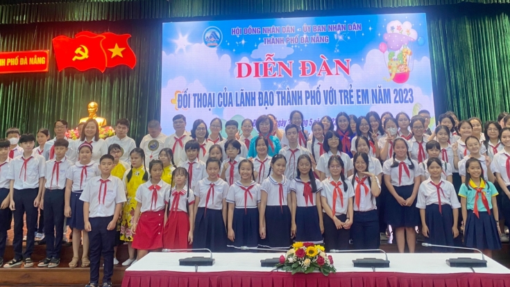 Lãnh đạo thành phố Đà Nẵng gặp gỡ, đối thoại với trẻ em