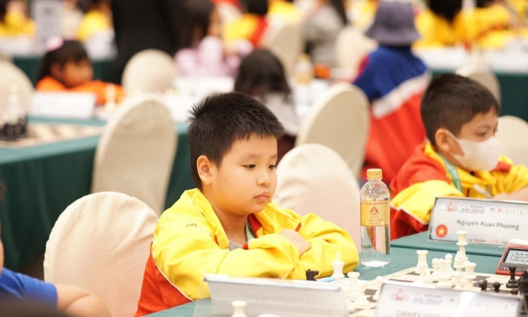 Kỳ thủ nhí học lớp 3 vô địch Giải cờ vua trẻ châu Á