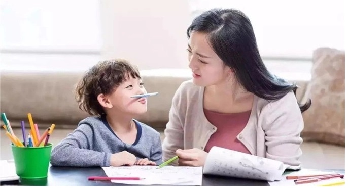 Bố Tiến sĩ, mẹ Thạc sĩ con vẫn “đội sổ”: Đã đến lúc bớt đi những kỳ vọng