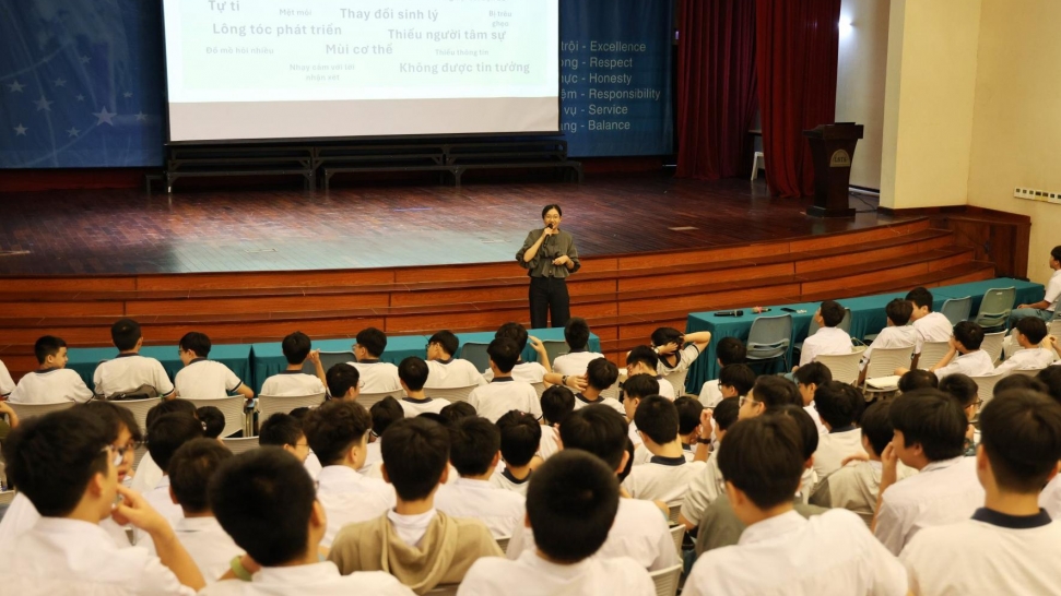 Trang bị kỹ năng an toàn và sức khỏe sinh sản cho học sinh Đinh Thiện Lý