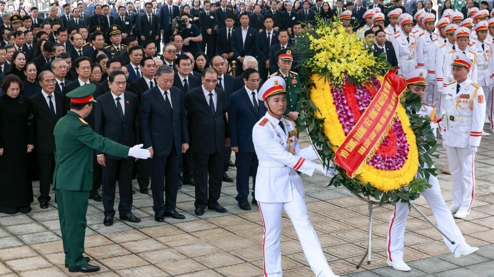 [Ảnh] Lãnh đạo Đảng, Nhà nước và Mặt trận Tổ quốc viếng Tổng Bí thư Nguyễn Phú Trọng