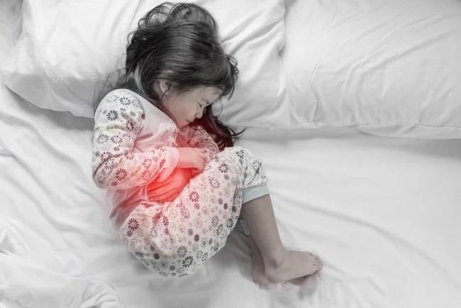 Đau bụng kéo dài, bé gái 10 tuổi phát hiện mắc ung thư hiếm gặp