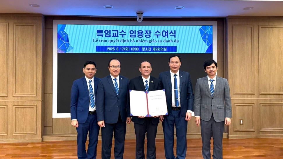 GS.TS Nguyễn Trung Việt được bổ nhiệm Giáo sư danh dự Đại học Keimyung